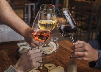 Festival DIVinhos chega à terceira edição com vinhos, gastronomia e música em Caruaru