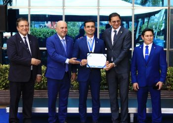Presidente do CRA-PE é homenageado em Brasília pelos 60 anos da Administração no Brasil