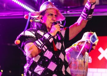 Com ingressos esgotados, Durval Lelys, Araketu, Olodum comandaram  Festa Maluco Beleza
