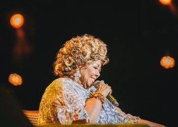 José Augusto e Alcione encantam público e se apresentam com casa lotadíssima no Classic Hall