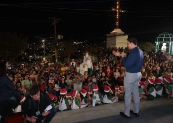 “Caruaru, Natal Iluminado”: espetáculo de luz e celebração marca o lançamento da maior decoração natalina da história da cidade