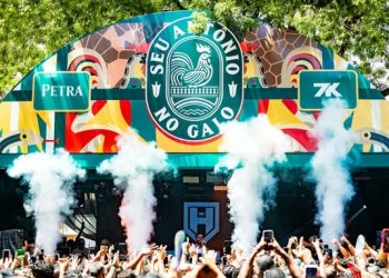 Camarote Seu Antônio no Galo esgota ingressos e faz sucesso entre os foliões, em mais uma edição no Galo da Madrugada