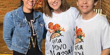 Crianças atendidas pelo Instituto do Câncer do Agreste vivenciaram tarde especial no Teatro de Nova Jerusalém