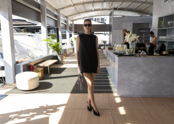 Camila Queiroz marca presença no Rio Boat Show, evento que movimenta o cenário de luxo carioca