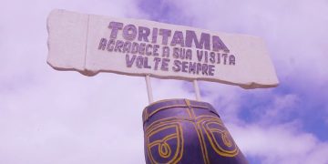 Documentário ‘Orgulho, Moda e Economia’ estreia em Toritama e destaca protagonismo LGBTQIAPN+ na cadeia do jeans