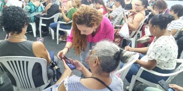 Secretaria da Mulher de Caruaru realiza formação de fotografia com celular para mulheres
