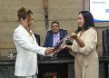 Thaís Alamode recebe Título de Cidadania Caruaruense em sessão solene