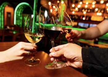 Grupo Tio Armênio em Caruaru promove, em uma noite, uma volta ao mundo por meio dos vinhos
