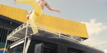 ‘Bonito e faceiro’: Vinícius Tavares desfila vogue do Agreste em single e clipe de estreia