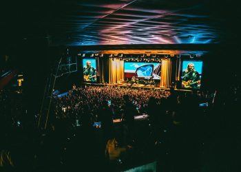 Humberto Gessinger encerrou turnê “Acústicos Engenheiros do Hawaii” no Classic Hall em noite histórica