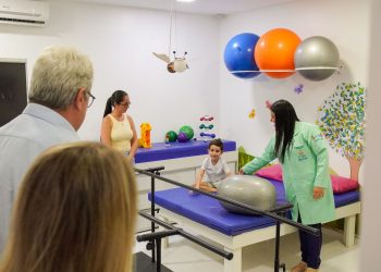 Cônsul-Geral da Alemanha no Nordeste visita instalações do ICIA em Caruaru