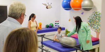 Cônsul-Geral da Alemanha no Nordeste visita instalações do ICIA em Caruaru