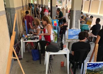 Exposição reúne obras do projeto “Pintando na Praça” na Acaccil, em Caruaru