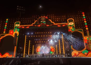 Caruaru recebe multidão no pátio de eventos para a abertura do maior e melhor São João de todos os tempos