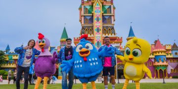 Beto Carrero World inaugura Vila da Galinha Pintadinha