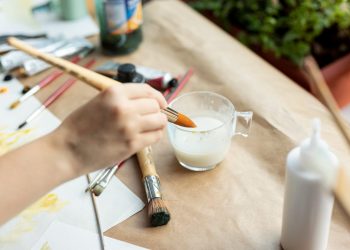 Sesc realiza oficina de desenho e pintura em algodão cru, em Caruaru
