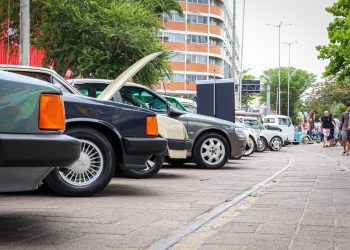3º CarFest Classics reúne apaixonados por carros antigos em Caruaru