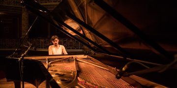Curitibano Bruno Hrabovsky em dose dupla no Teatro de Santa Isabel