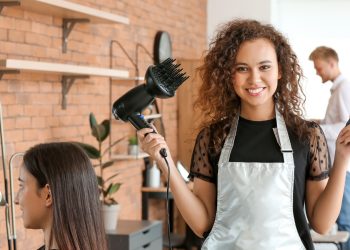 Acic promove evento de atualização para mercado de beleza e estética