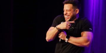 Humorista Flávio Andradde traz novo show para Caruaru e Belo Jardim em outubro